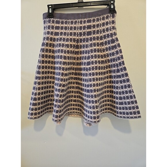 Olivia & Grace Jacquard Fit & Flip Short Skirt Heavy Soft Grey Pink  medium - Picture 1 of 15